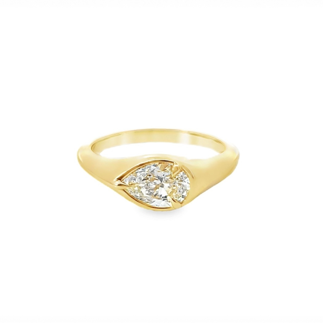 pear shaped engagement ring
