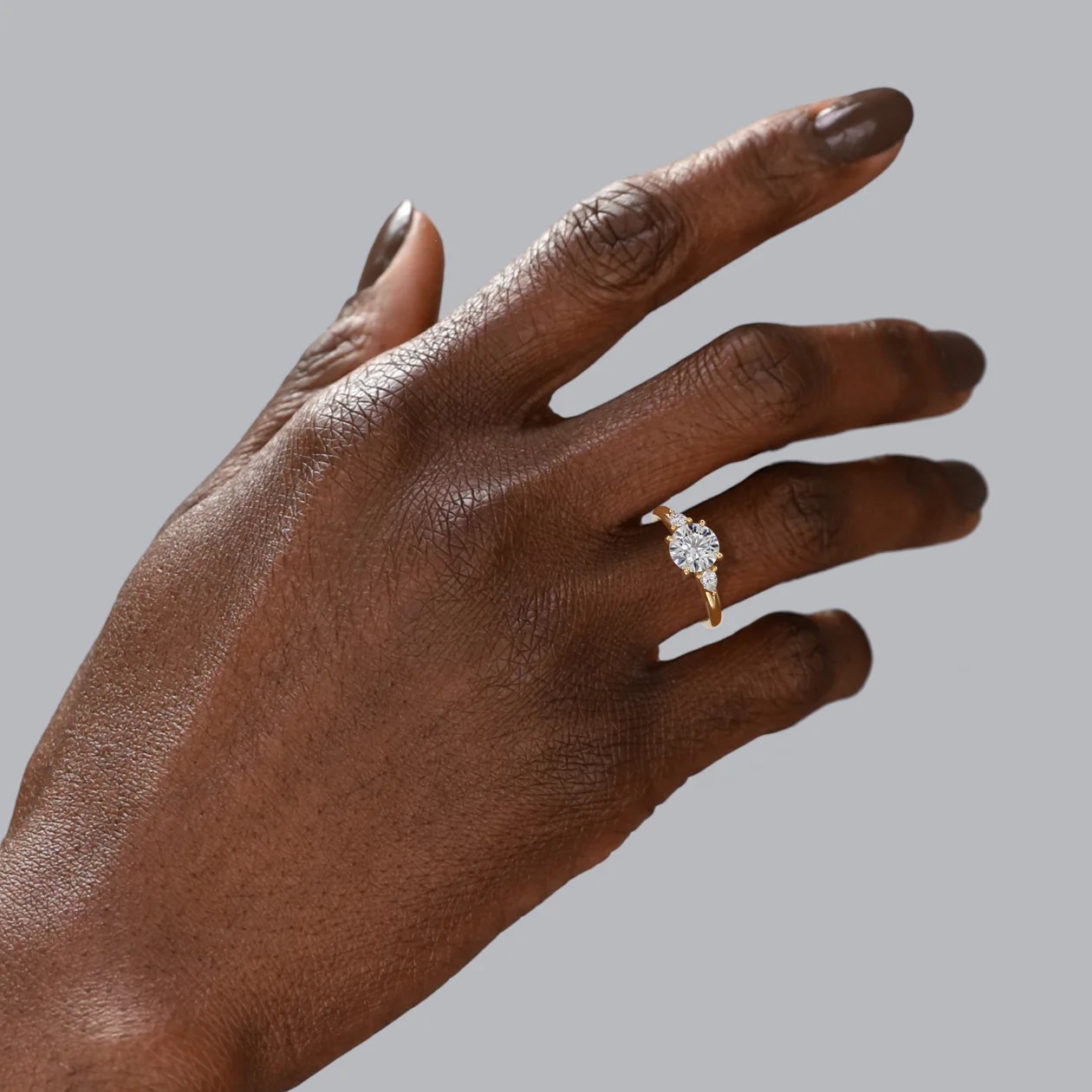 Round Engagement Rings: The Most Popular Diamond Shape