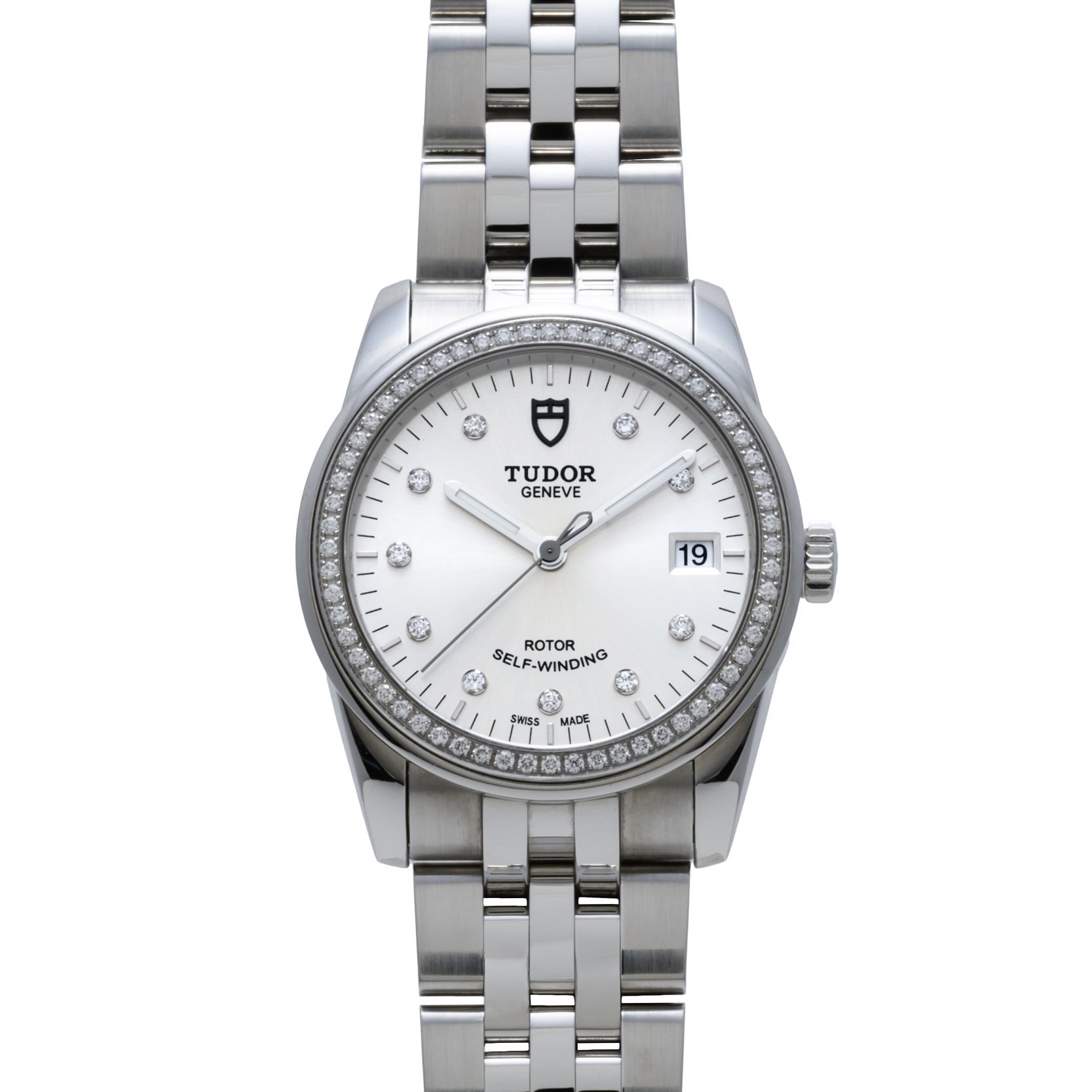 Why a Diamond Watch Is the Smartest Accessory You Can Own