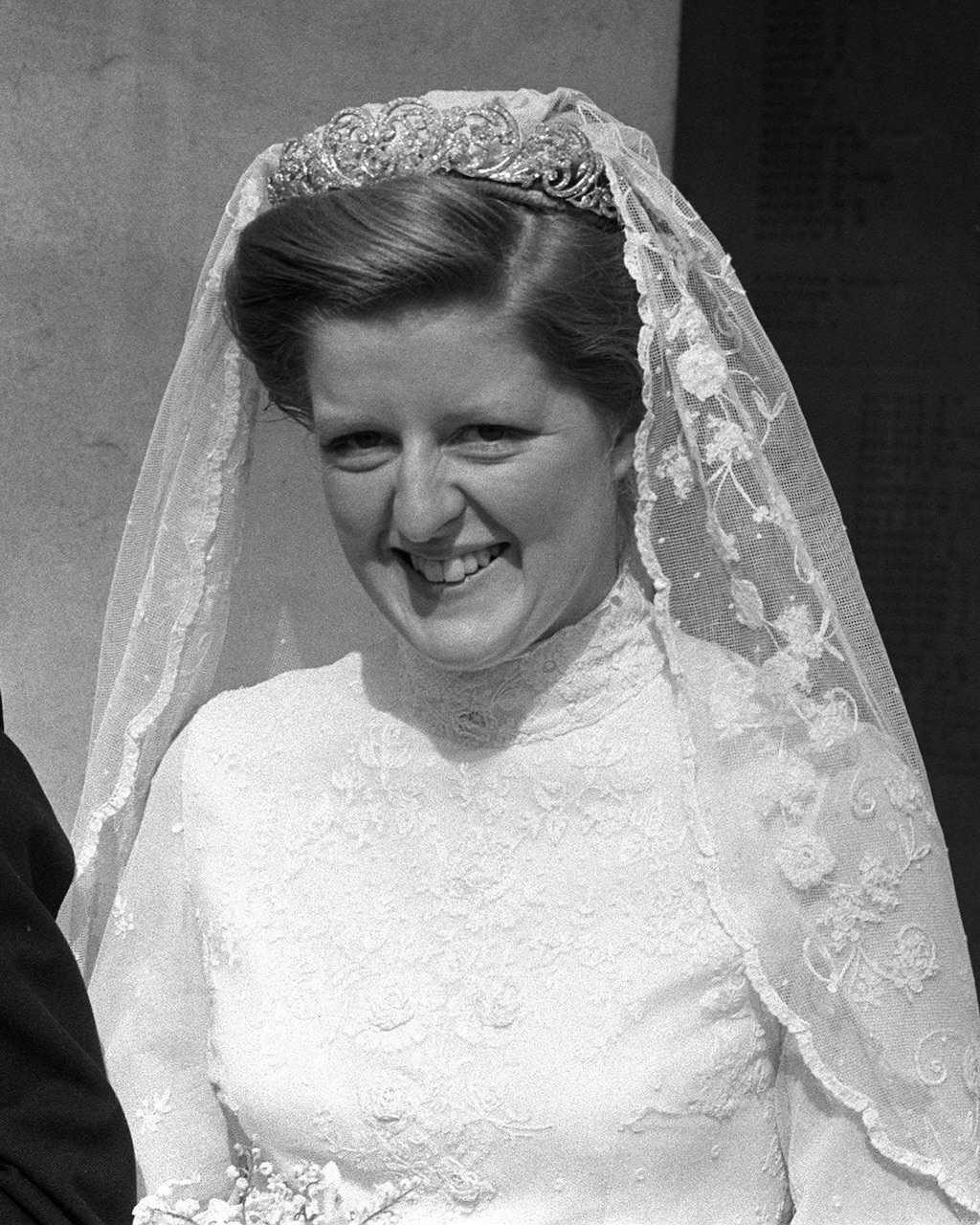 The Secret Legacy of Princess Diana's Spencer—And Who Might Wear It Next 11 Princess Diana's sister, Lady Jane Spencer wore the Spencer tiara on her wedding day to marry Robert Fellowes