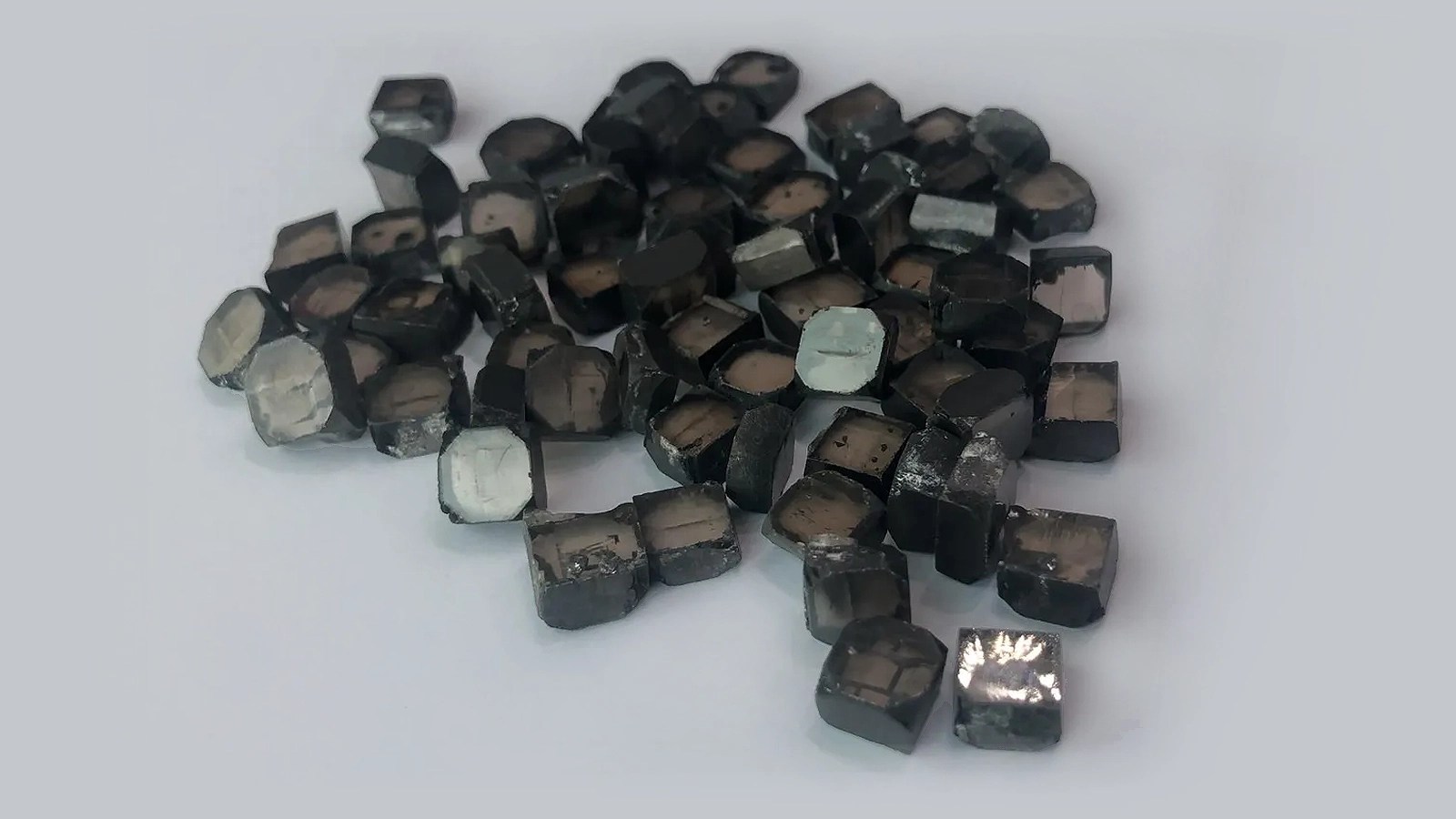 Diamond Reports: Laboratory-Grown Diamond Facts 11 Diamond Reports: Laboratory-Grown Diamond Facts