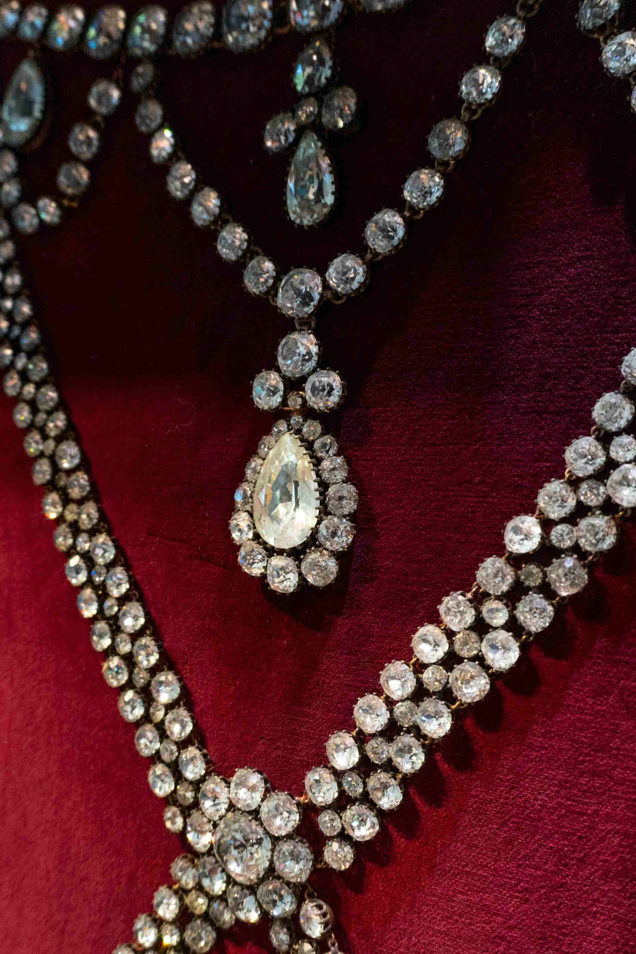 Diamants, intrigues et révolution