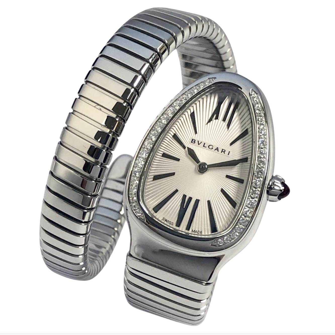 Why a Diamond Watch Is the Smartest Accessory You Can Own
