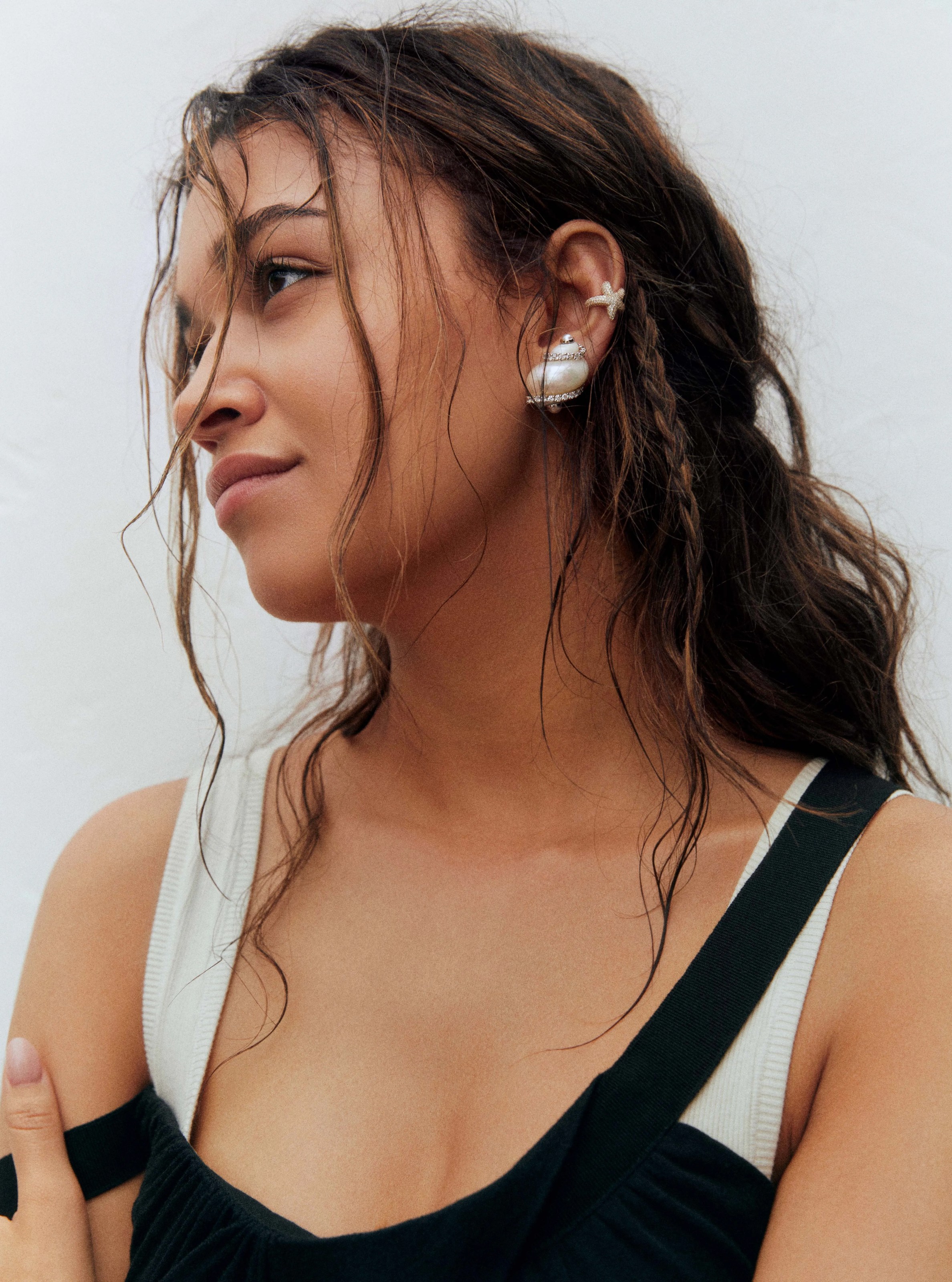 Diamond Shell Jewelry Is the Coastal-Luxe Trend You’ll Want to Wear All Year 12 Diamond Shell Jewelry Is the Coastal-Luxe Trend You’ll Want to Wear All Year