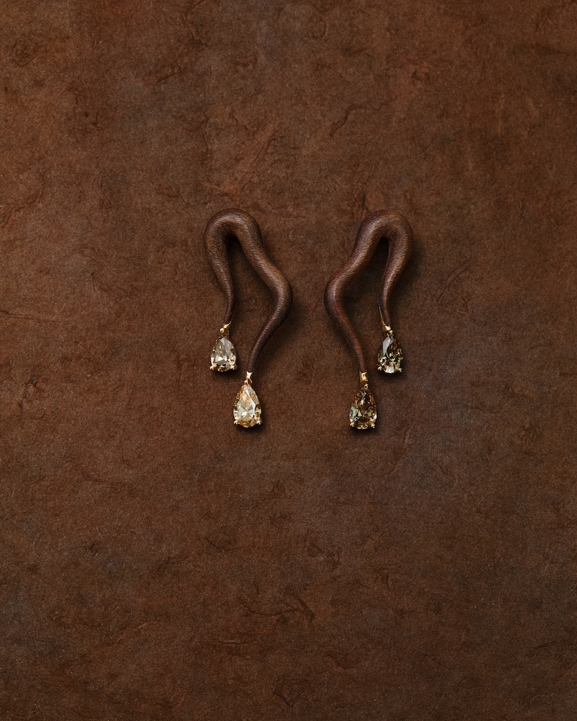 Perfect Pairing: Natural Diamonds and Wood Jewelry 9 diamonds and wood jewelry: diamond and wood earrings