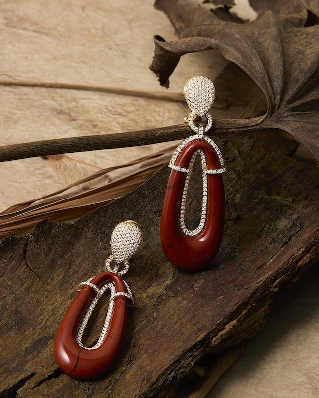 Perfect Pairing: Natural Diamonds and Wood Jewelry 16 diamonds and wood jewelry: diamond and wood earrings