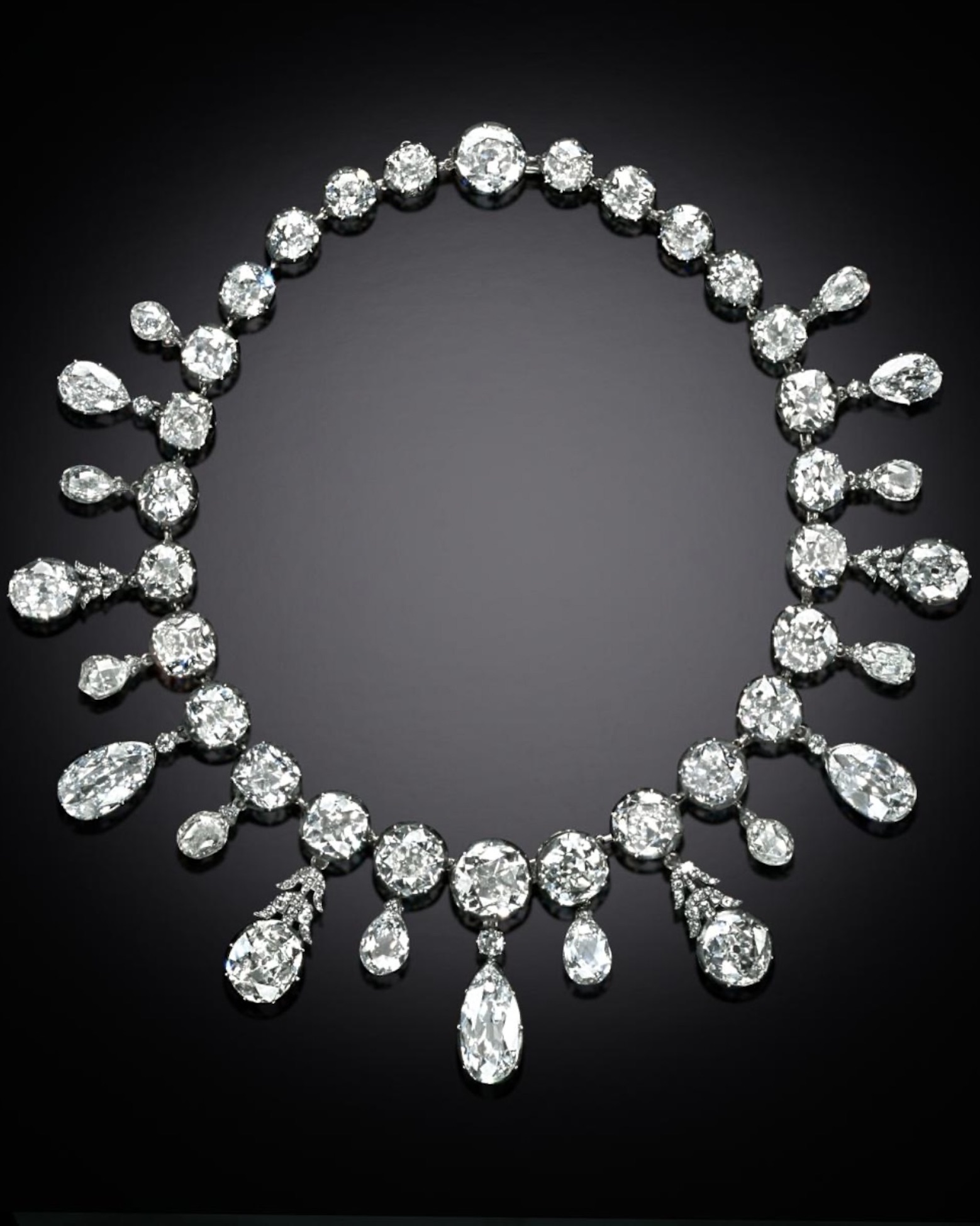 The Untold Story Behind the Napoleon Diamond Necklace’s Rare Georgian Twin 3 Napoleon Diamond Necklace