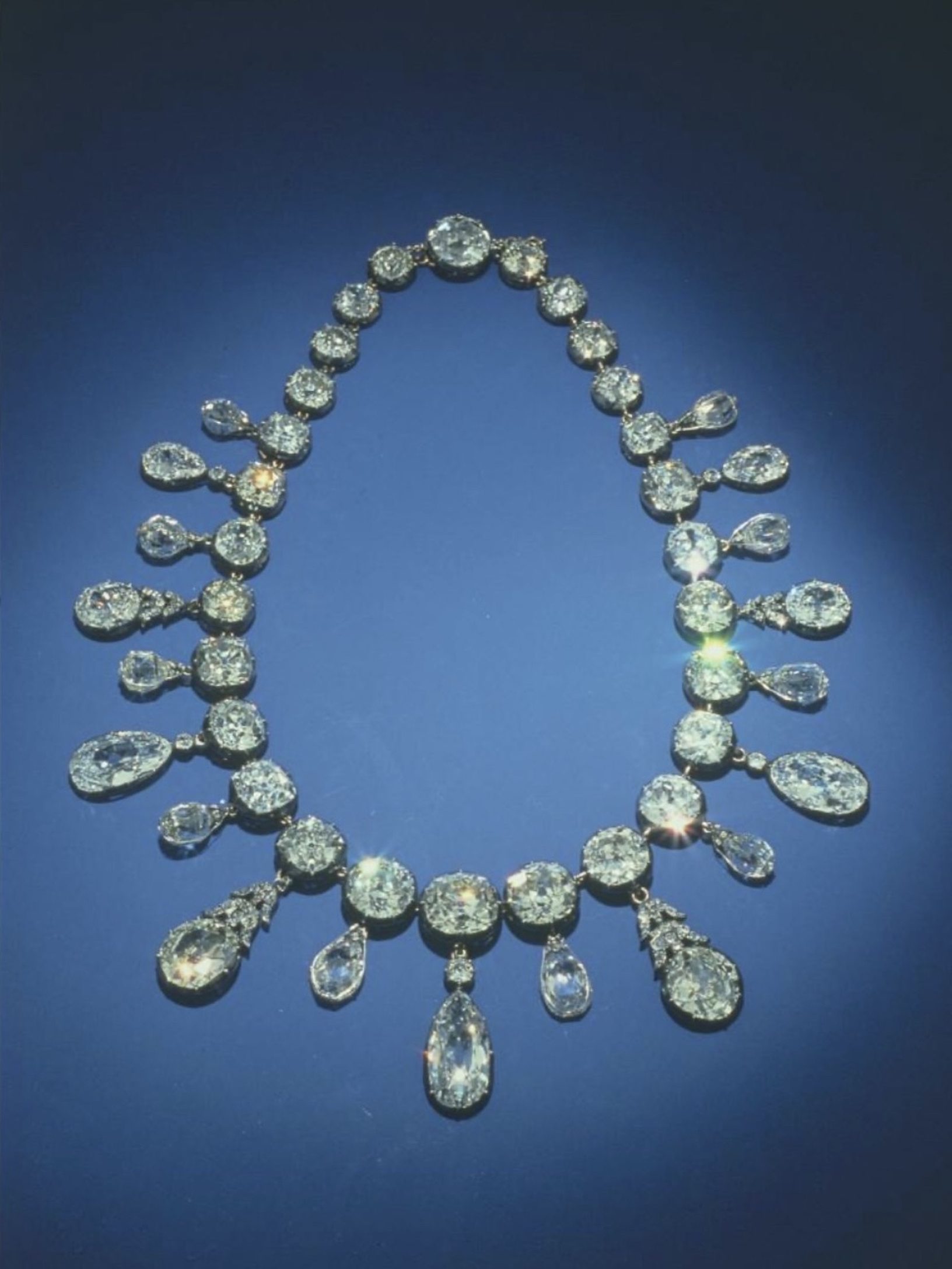 L’Histoire Méconnue du Jumeau Géorgien du Collier de Diamants Napoléon 1 Napoleon Diamond Necklace on display at the Smithsonian Museum