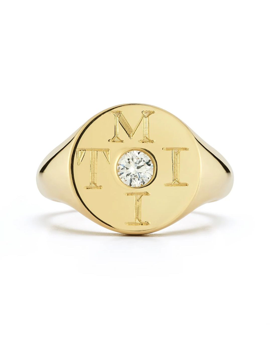 Why the Signet Ring Is the Perfect Unisex Accent Piece