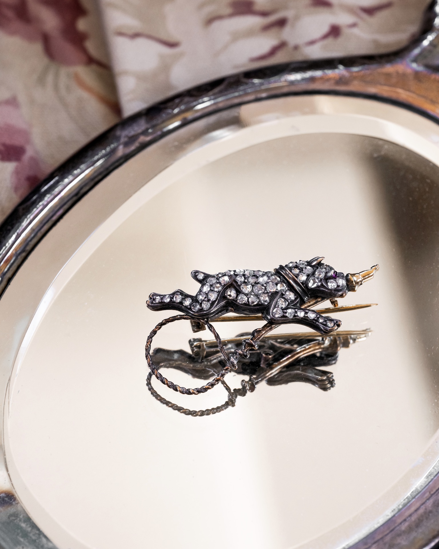 Learn all about Lynn Yaeger's Antique Jewelry shopping tips vintage diamond dog brooch 