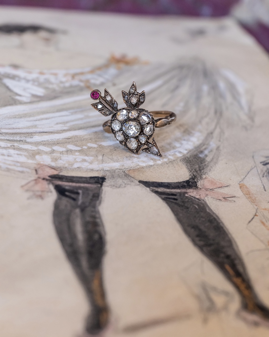 The Expert’s Guide to Scoring Antique Jewelry Finds 5 Learn all about Lynn Yaeger's Antique Jewelry shopping tips vintage diamond heart ring