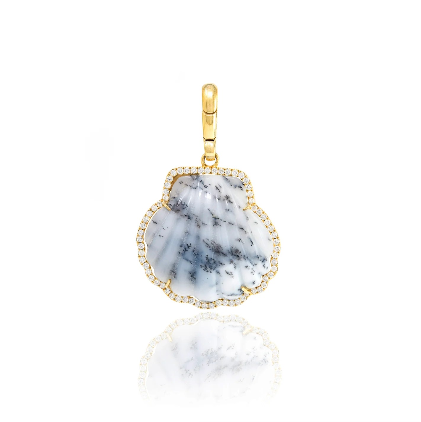 shell jewelry: shell pendant