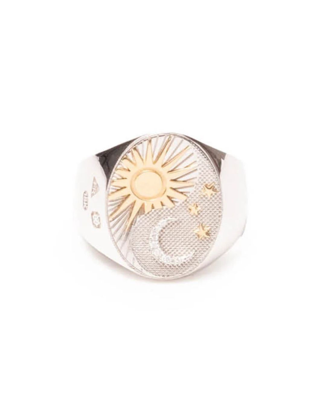 Why the Signet Ring Is the Perfect Unisex Accent Piece