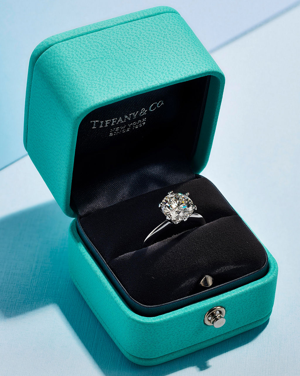 The Solitaire Ring Setting Simply Never Goes Out of Style 5 Tiffany & Co. solitaire ring in Tiffany blue box