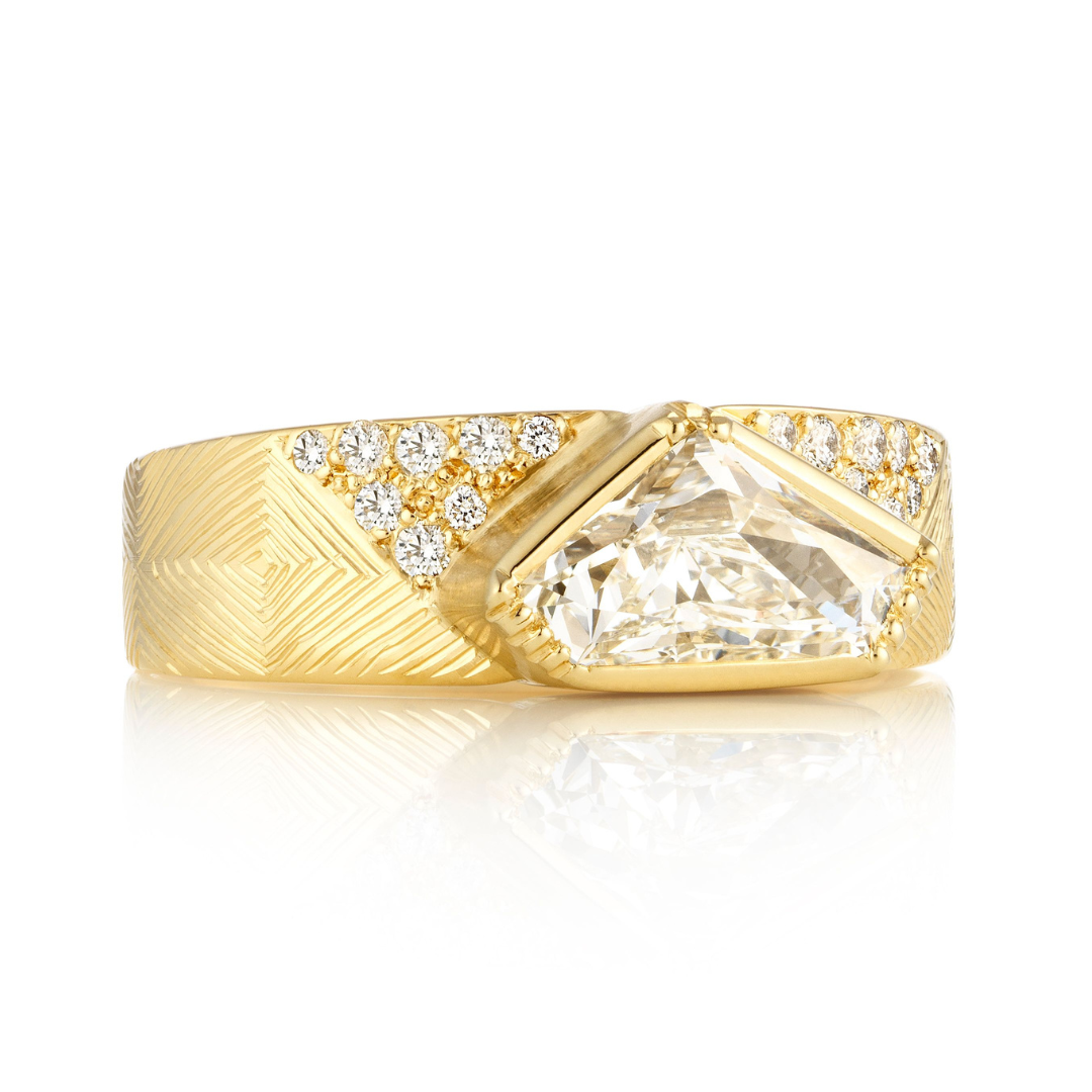 How to Find Engraved Rings with Deep Meaning and Personal Significance