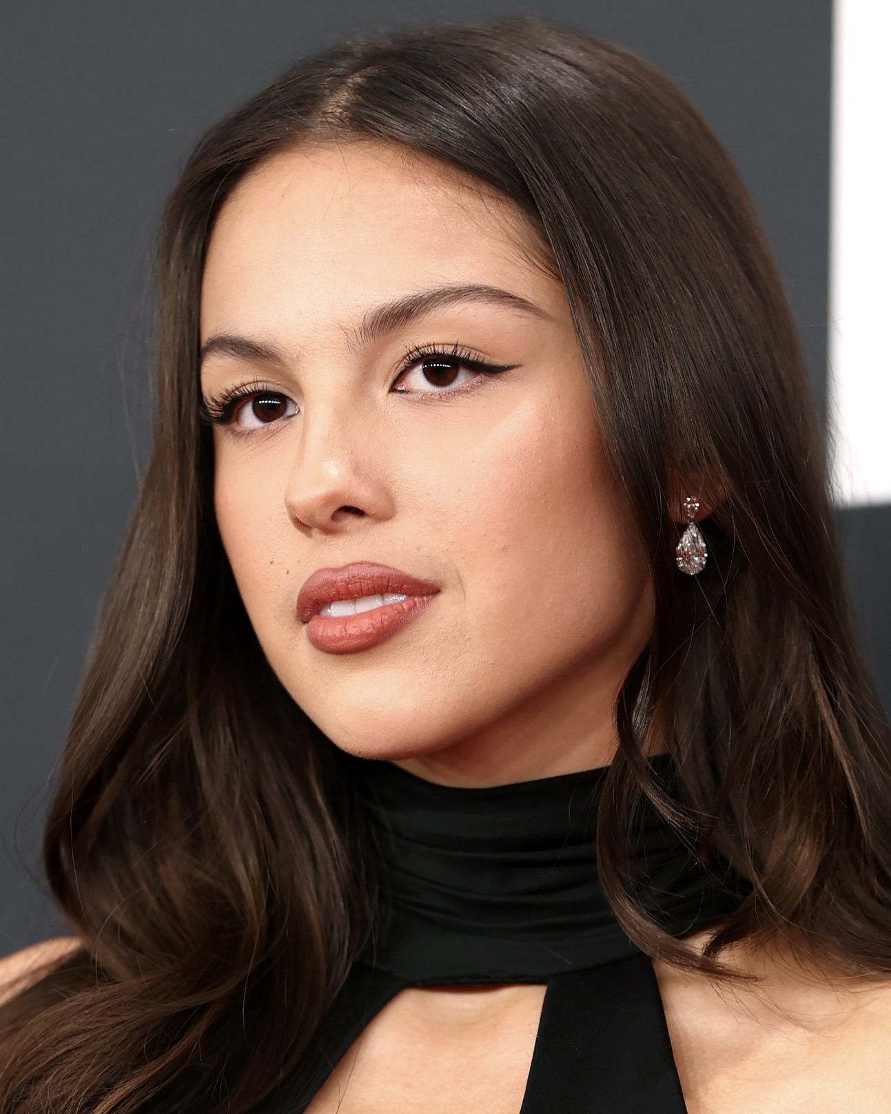 The Ultimate Guide to Diamond Drop Earrings