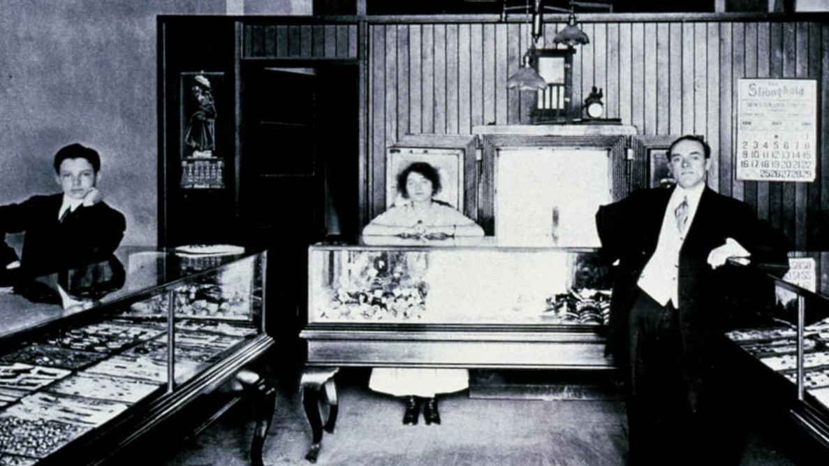 Harry Winston Family Shop in 1909