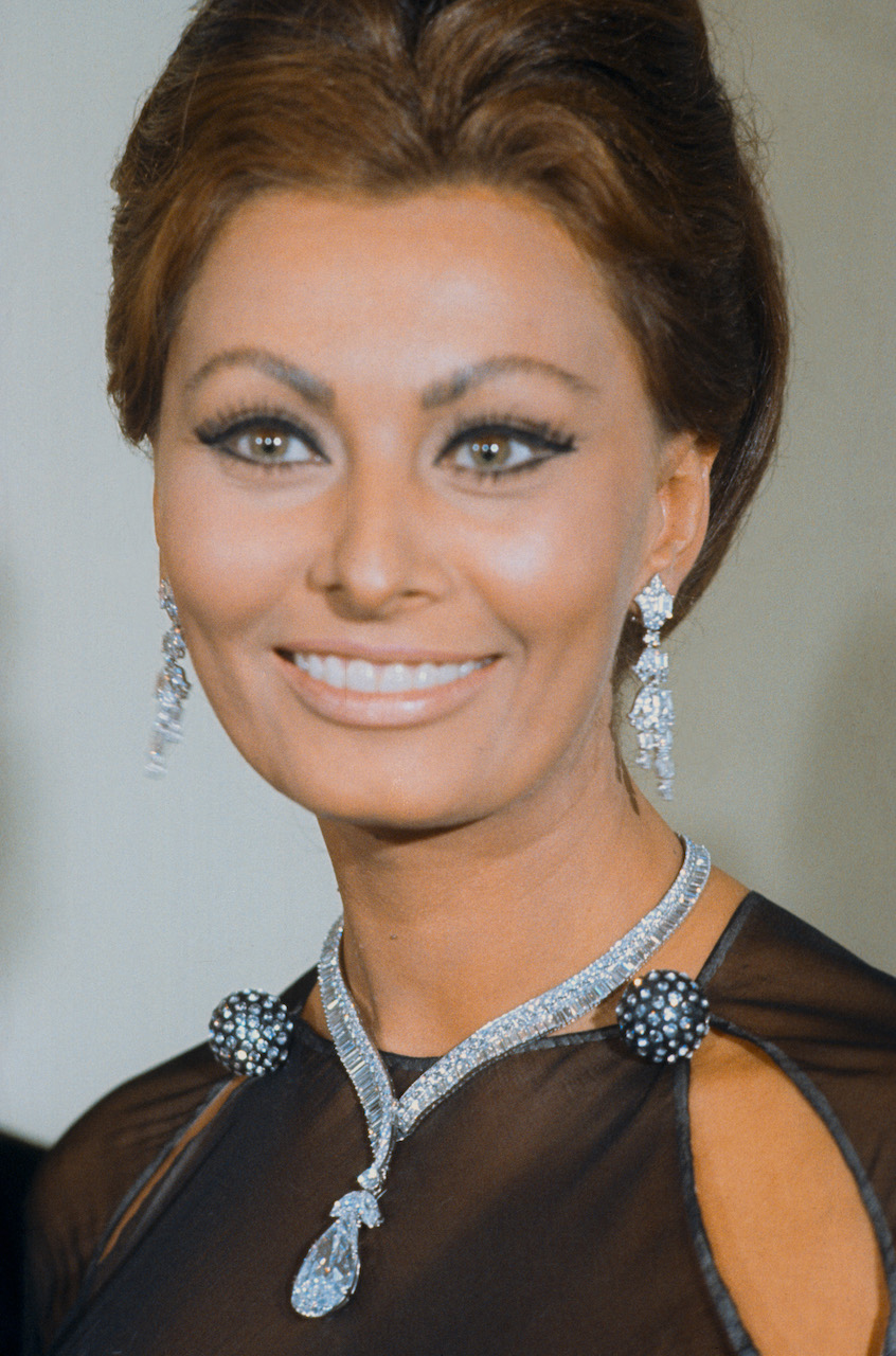 Sophia Loren Wore a Stunning Diamonds to Receive the Key to New York in 1966