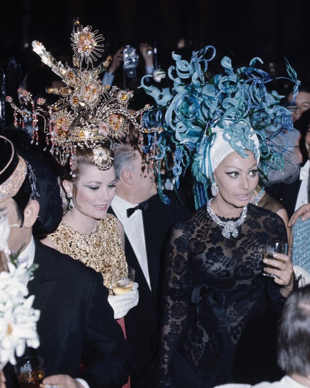 Sophia Loren Wore Loads of Diamond Jewels with Grace Kelly for the 1969  "Diner de Têtes" at the Monte Carlo Casino