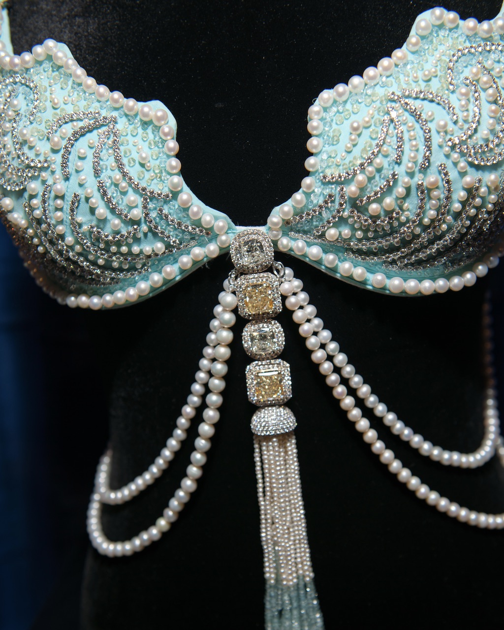 Miranda Kerr Wore the Fantasy Bra at the 2011 Victoria's Secret Fashion Show