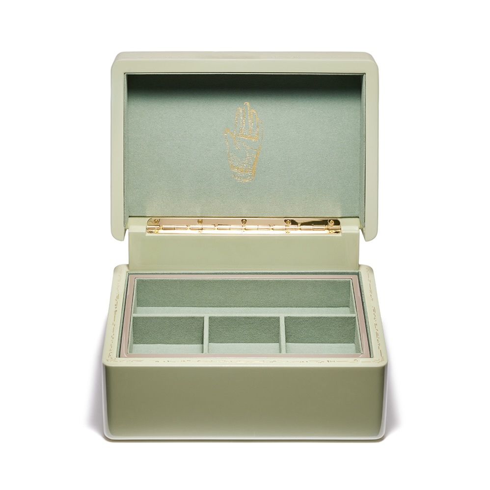 Yes, Affordable Diamond Jewelry Exists—And It Starts at $175 7 affordable diamond jewelry: jewelry box