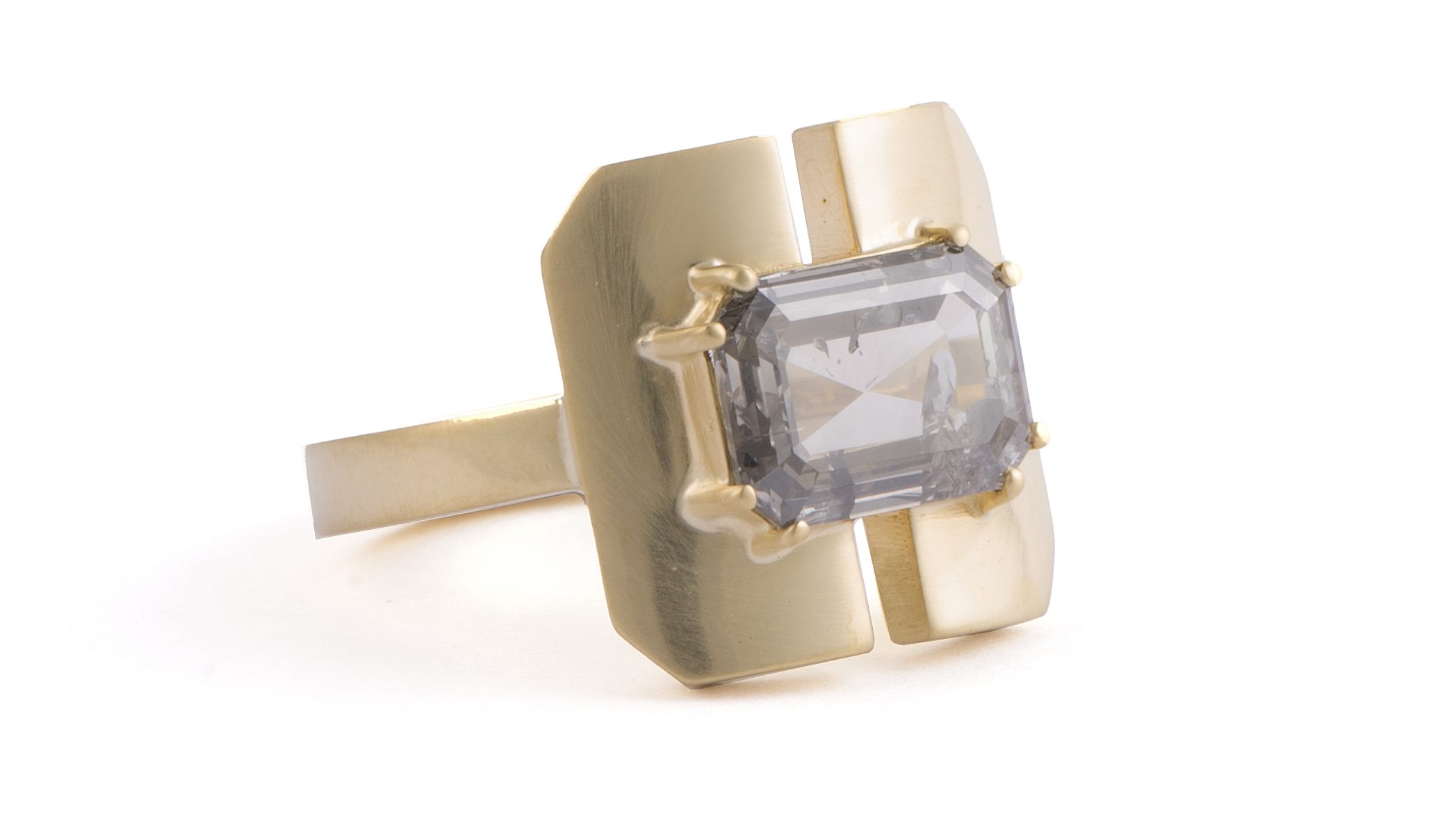 Why a Gray Diamond's Neutral Hue Shines Brightest of Them All 11 gray diamond ring