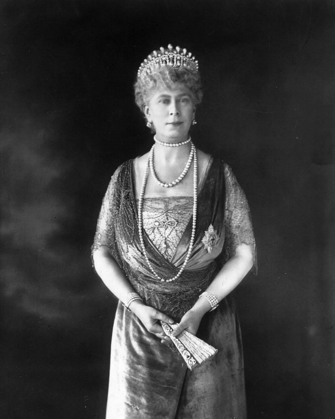 The Royal History of The Cambridge Lover's Knot Tiara 4 Queen Mary wore the Lover's Knot Tiara in a 1926 portrait