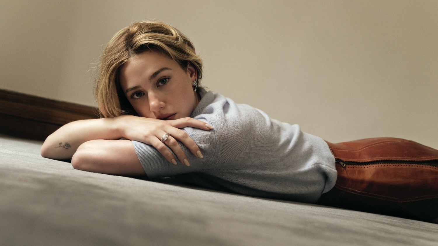 Lili Reinhart's Balancing Act 6 Riverdale actress Lili Reinhart shines in diamond jewelry