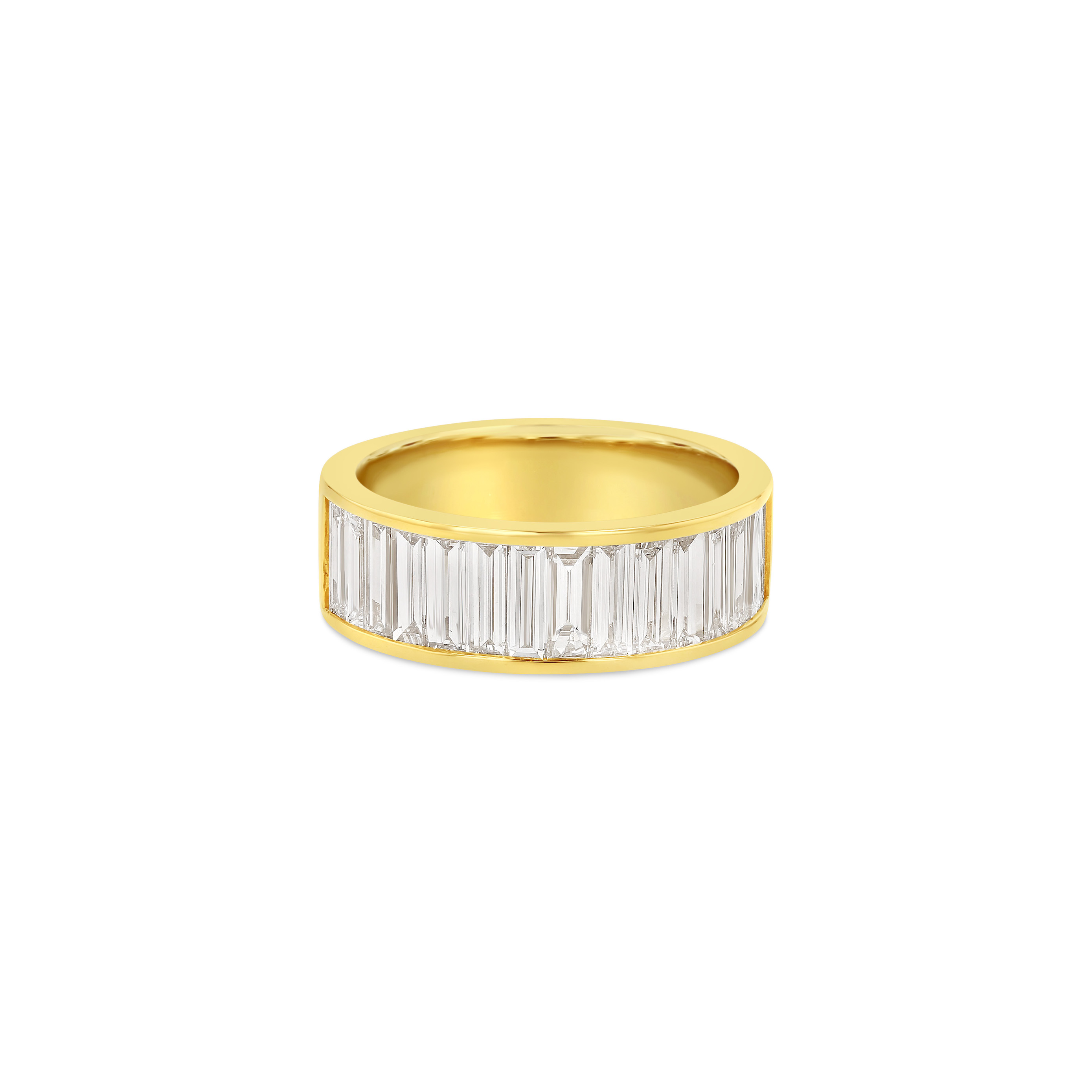 Statement wedding band trend