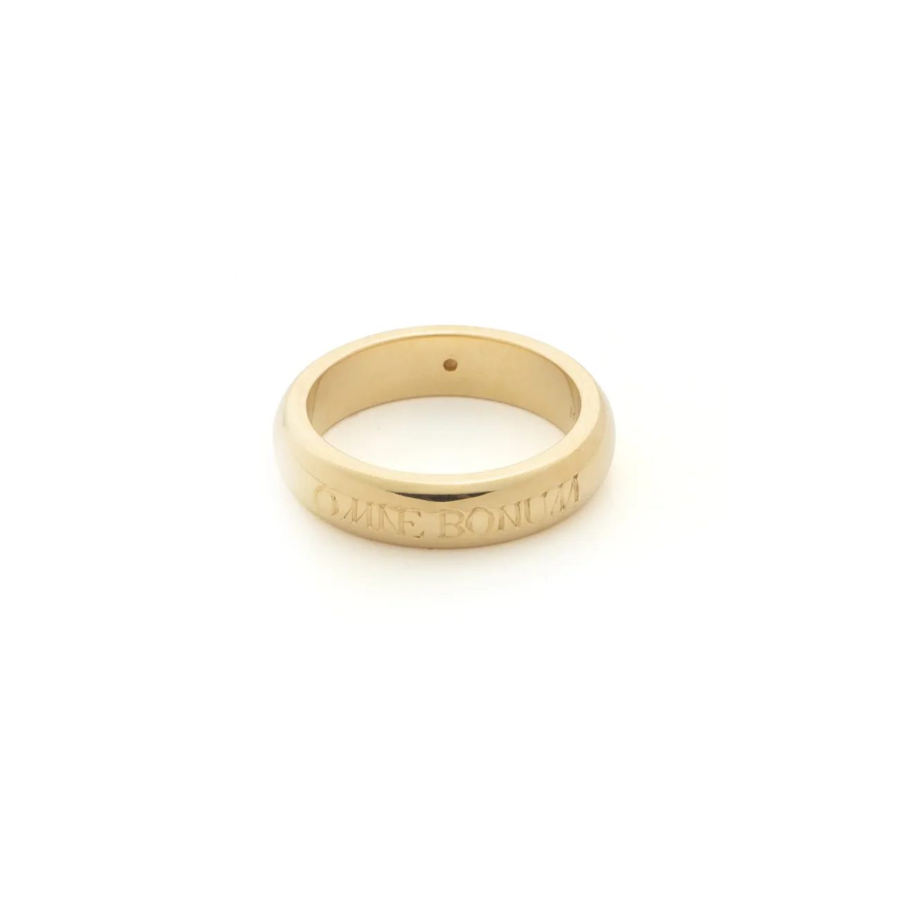 Detailed engraving wedding band
