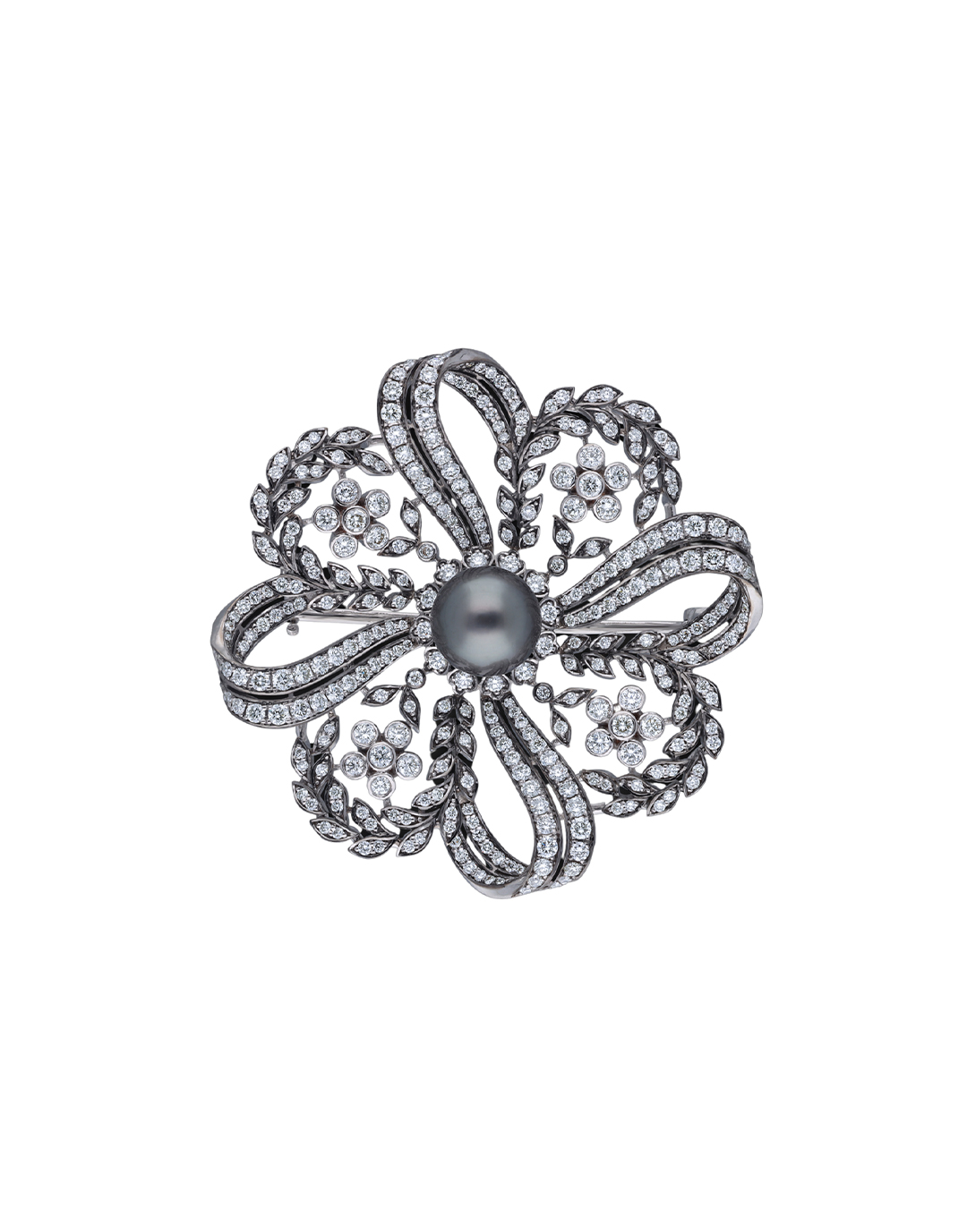 5 Real Diamond Jewellery Pieces That Promise to Become Future Heirlooms 3 Solitaire Diamond Brooch