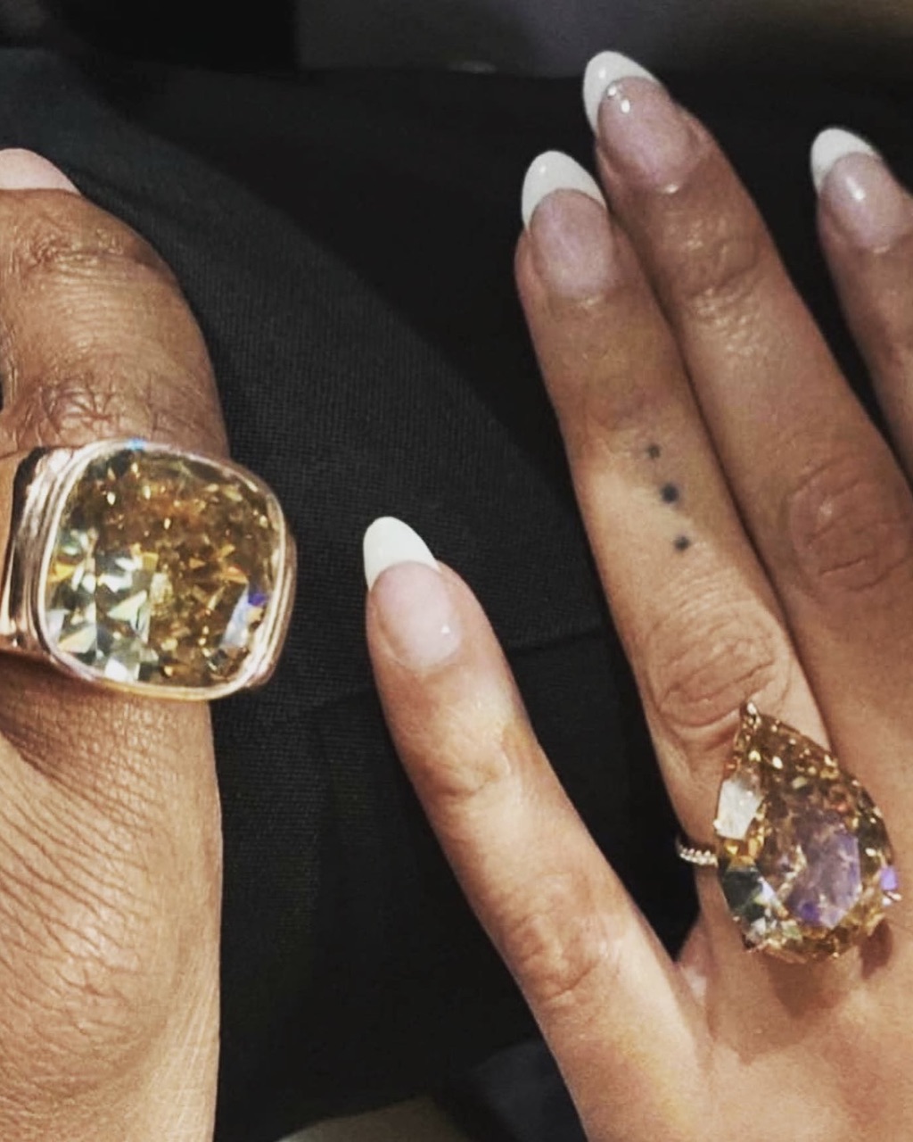 Nature's Toast to Color: The Champagne Diamond Ring 7 Jay-Z and Beyoncé wear "matching champagne diamonds for the couple who loves champagne." Jay-Z wears a 30-carat champagne diamond pinky ring and Beyoncé wears a 28-carat pear-shape champagne diamond ring, designed by Lorraine Schwartz. champagne diamond ring