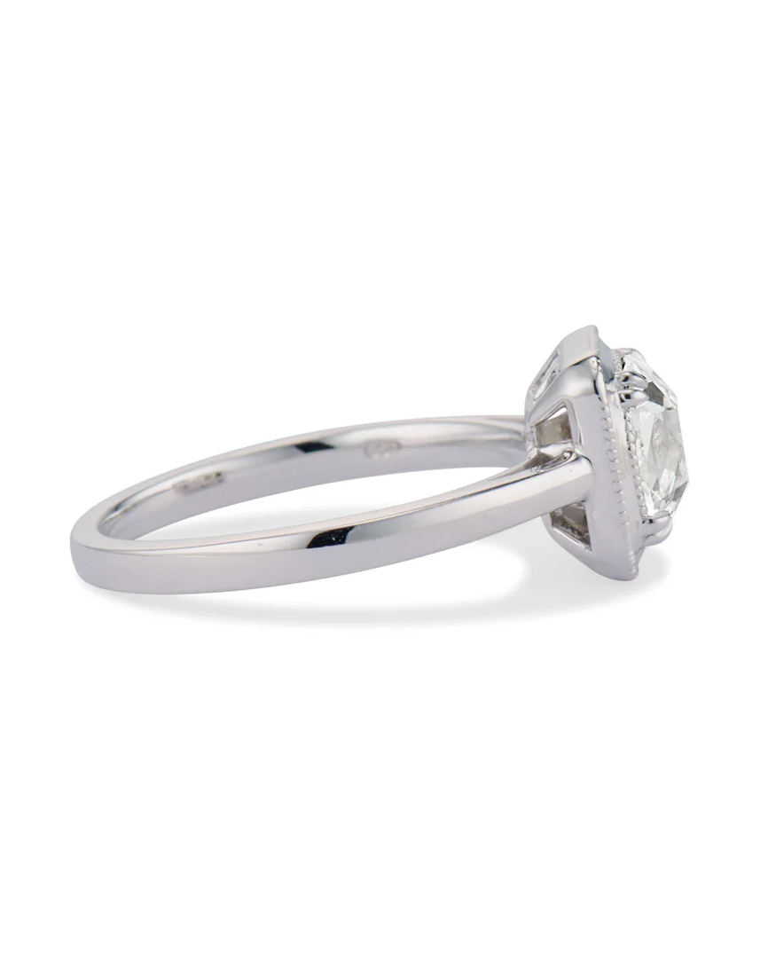 engagement ring metals guide: white gold engagement ring 
