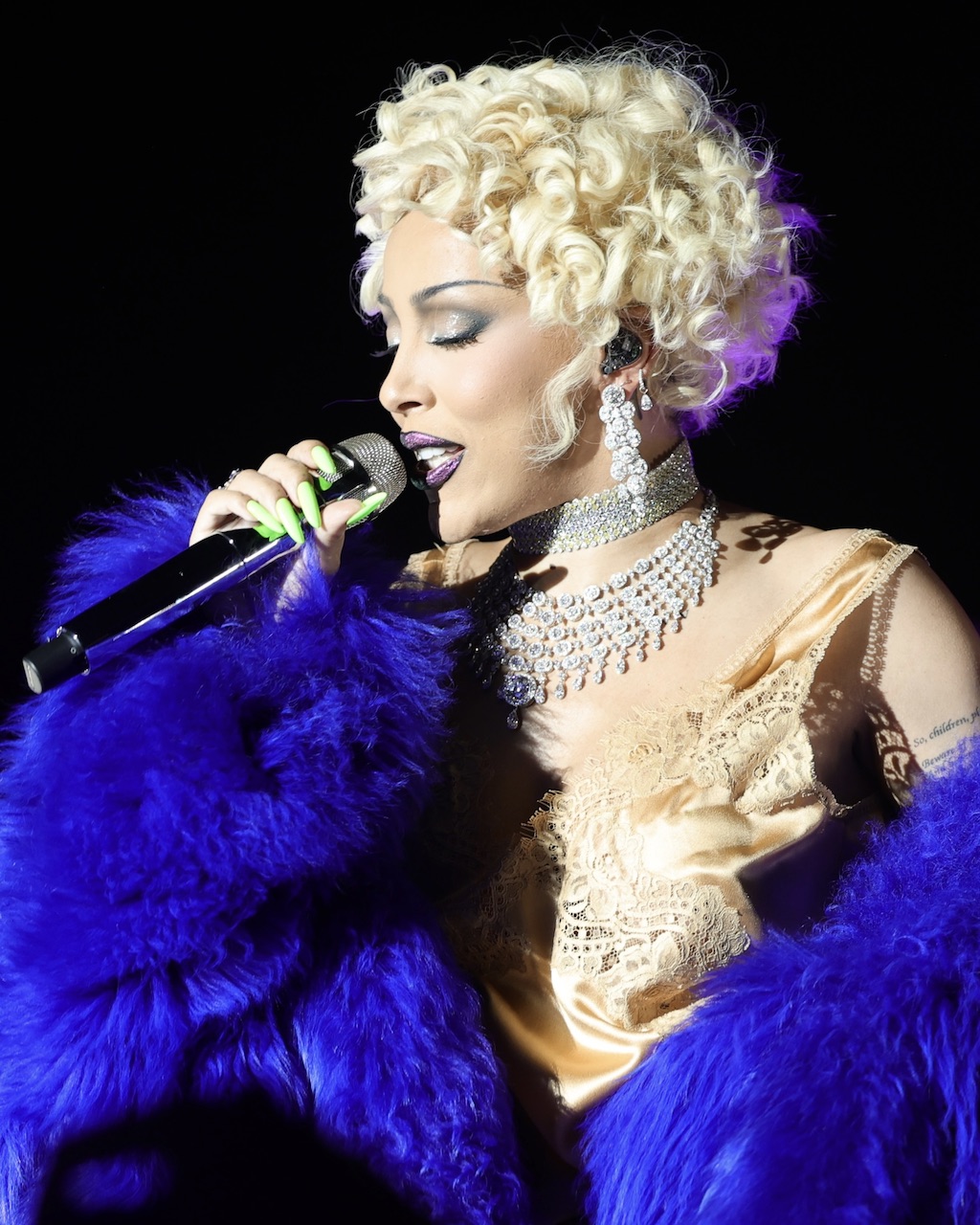 Doja Cat Wore Chopard Jewelry to Perform at the LACMA Art+Film Gala 2025
