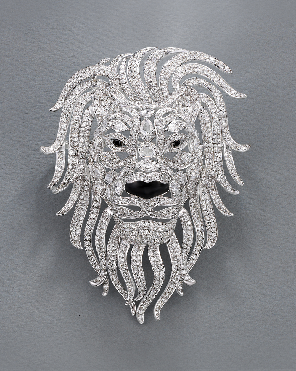 Lion Diamond Collar pin