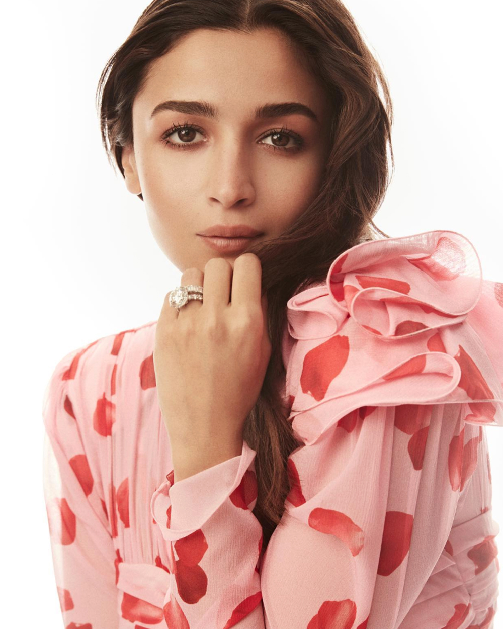 When the World Said Yes: Celebrity Engagement Rings That Changed the Game 14 Alia Bhatt flaunting her Solitaire DIamond Engagement ring