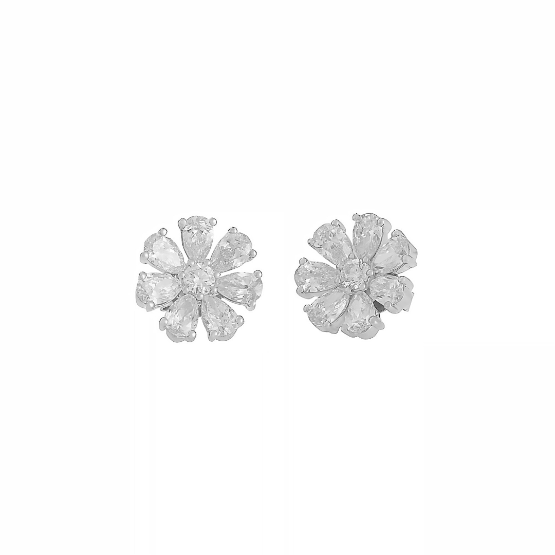 16 Gift Ideas from London Jewelers That Are Sure to Wow Everyone on Your List 12 London Jewelers diamond flower studs