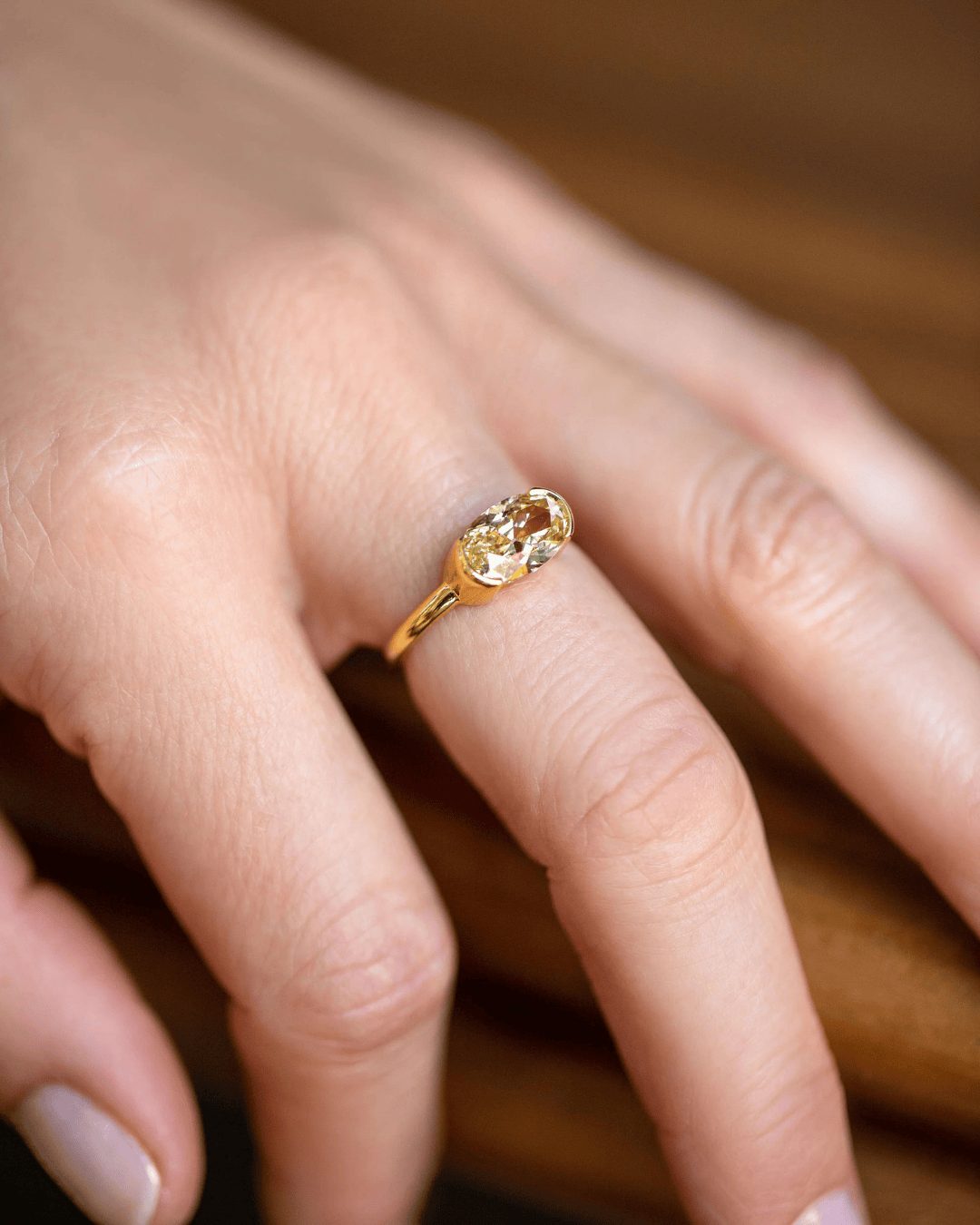 Mociun brown diamond rings