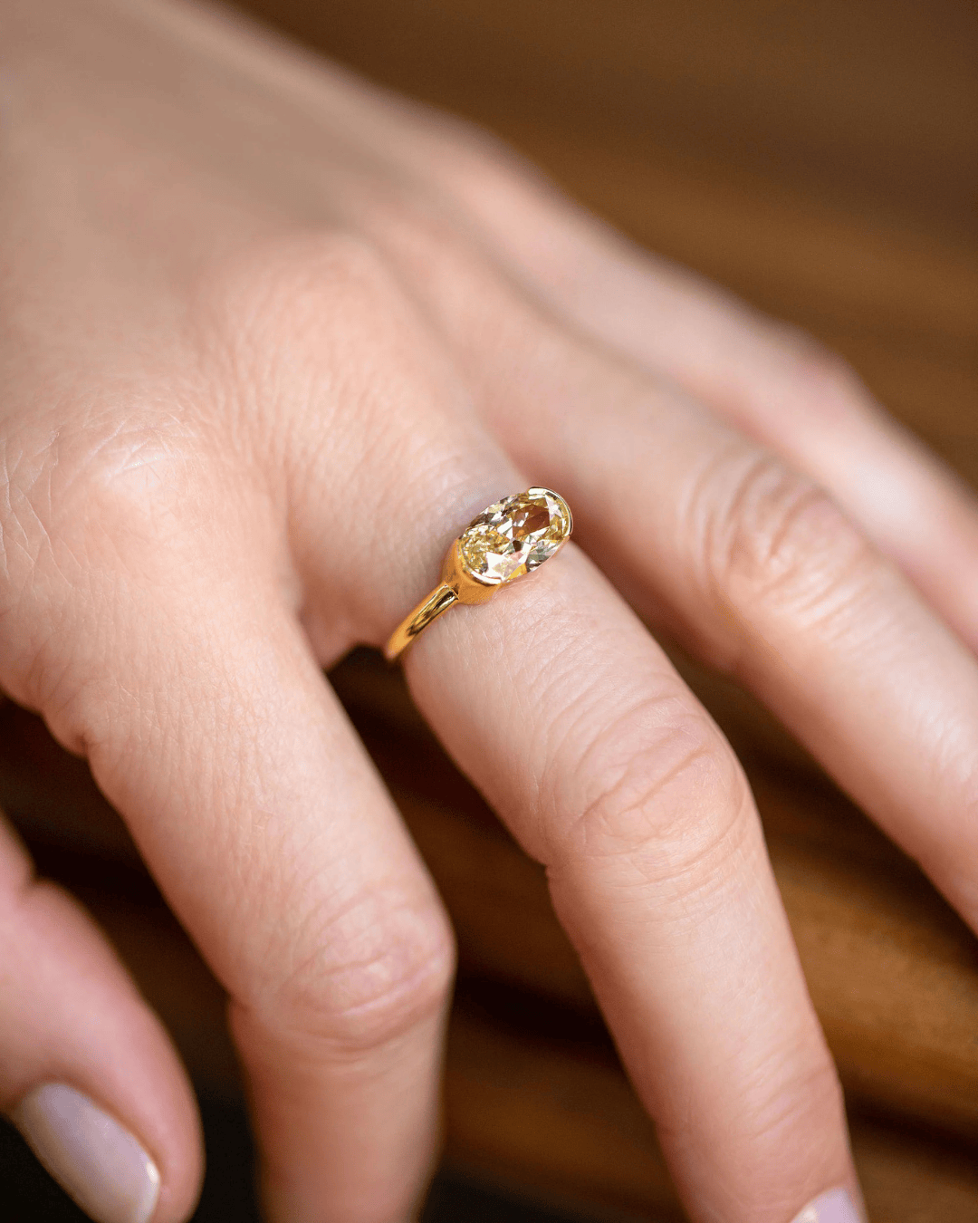 Mociun brown diamond rings