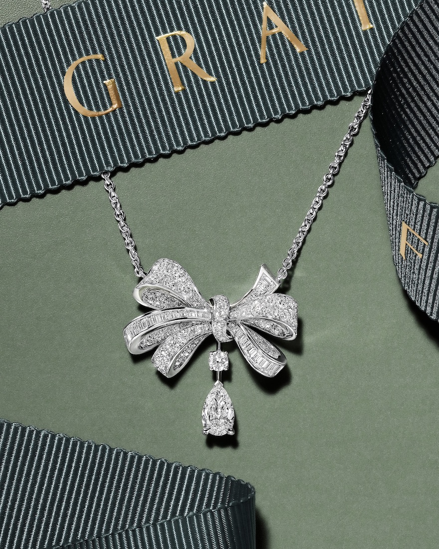 Dainty Diamond Bows Are the Perfect Holiday Accessory 9 Dainty Diamond Bows Are the Perfect Holiday Accessory