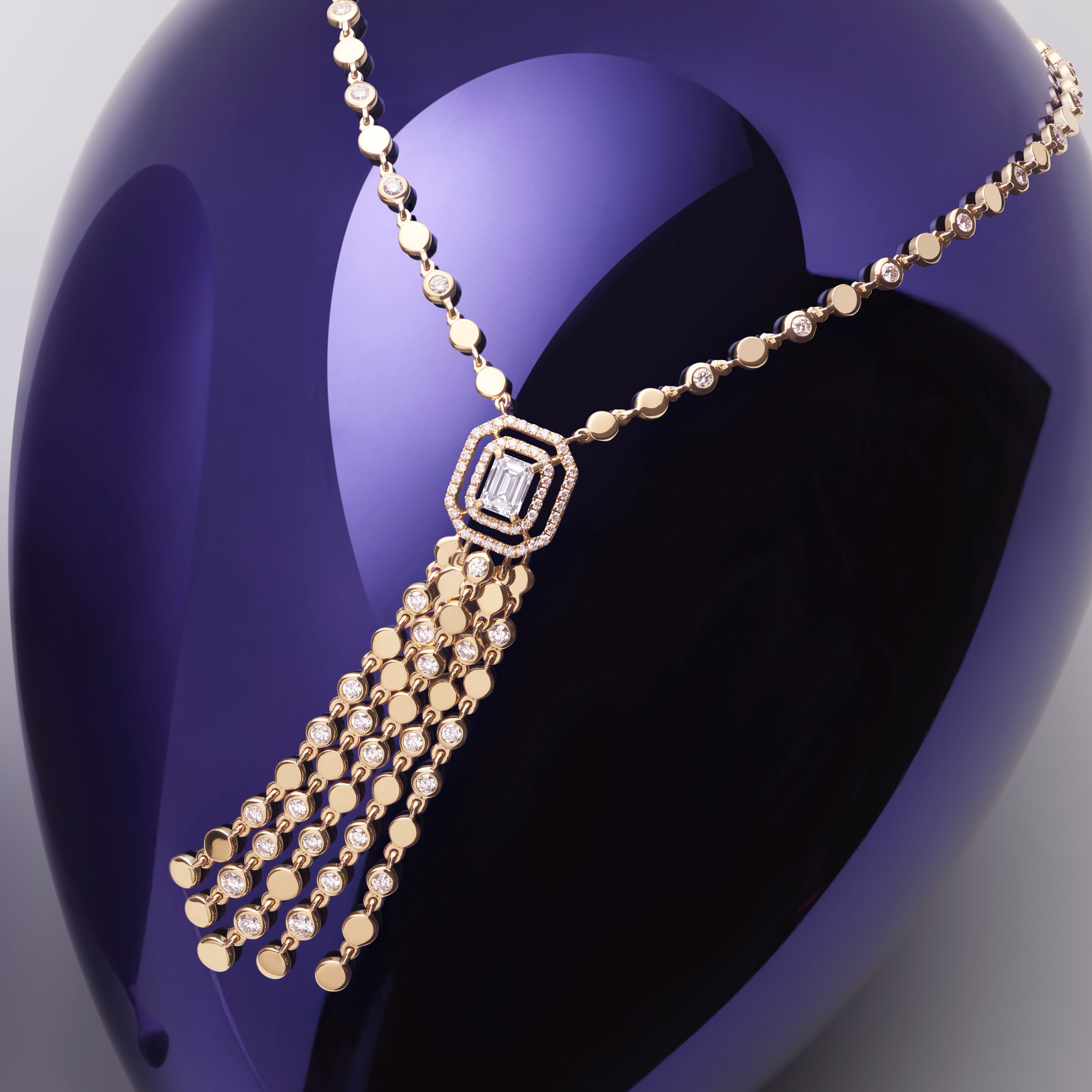 L’Éclat du Diamant Naturel : Messika illumine les Fêtes avec Kate Moss