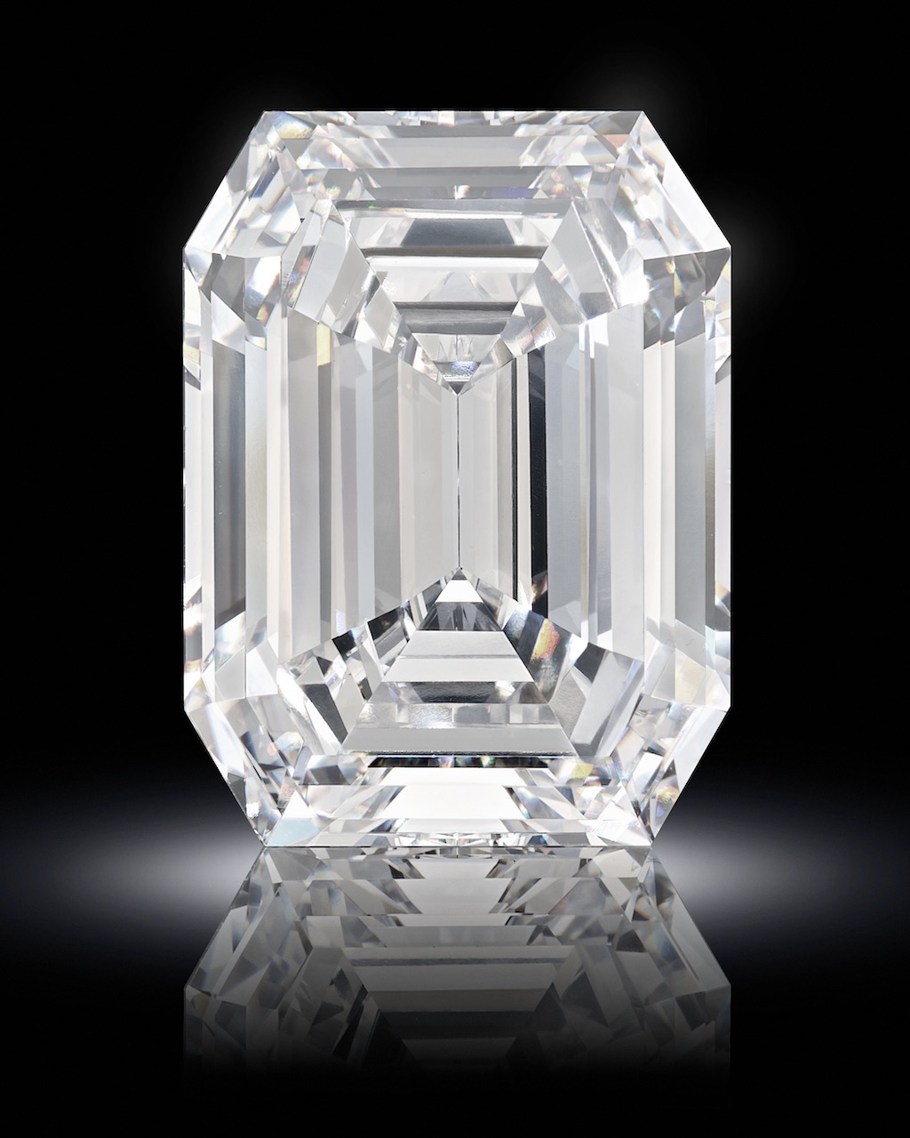 Sotheby's Opens the Breuer Building with a December Auction Filled with Masterpieces Harry Winston, Historically Important 'Jonker VI' Diamond Ring, weighing 22.85 carats, is estimated to achieve $1 - 1.5 million at Sotheby's High Jewelry Sale at the Breuer Building on December 9, 2025. (Courtesy of Sotheby's)