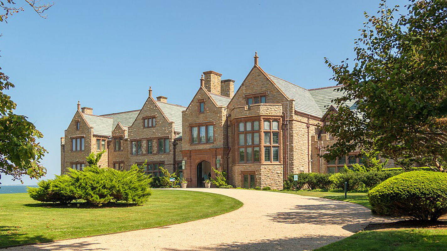 Rough Point, home of Doris Duke, in Newport, Rhode Island. (Wikimedia Commons/Public Domain)
