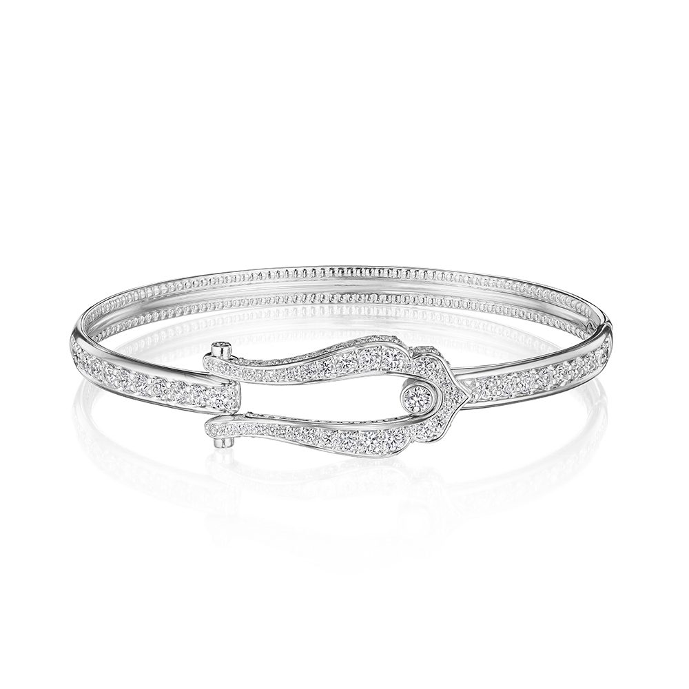 Elegant silver bracelet with diamonds