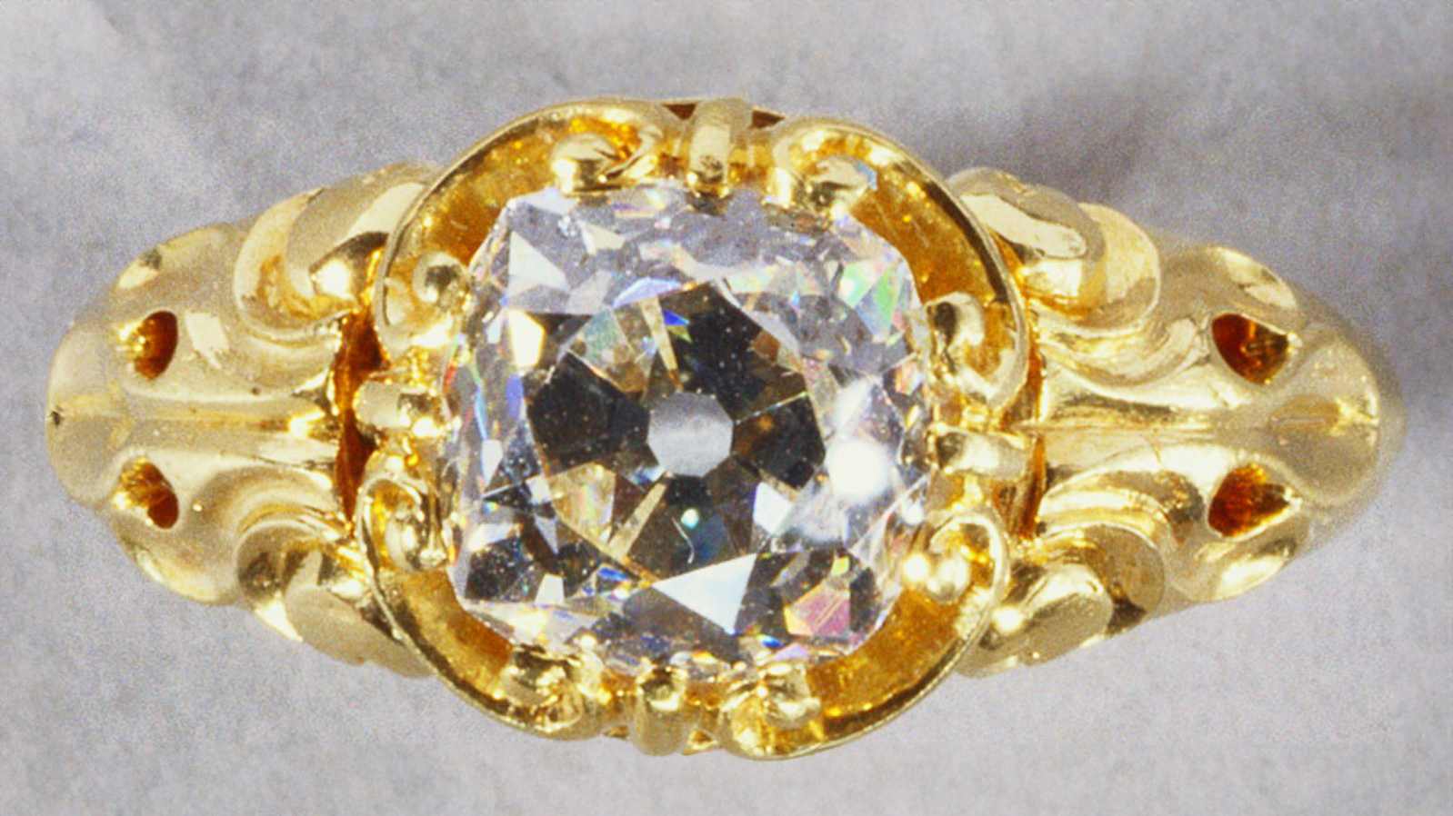 Queen Charlotte's Gold Finger Ring with Cushion-Cut Diamond