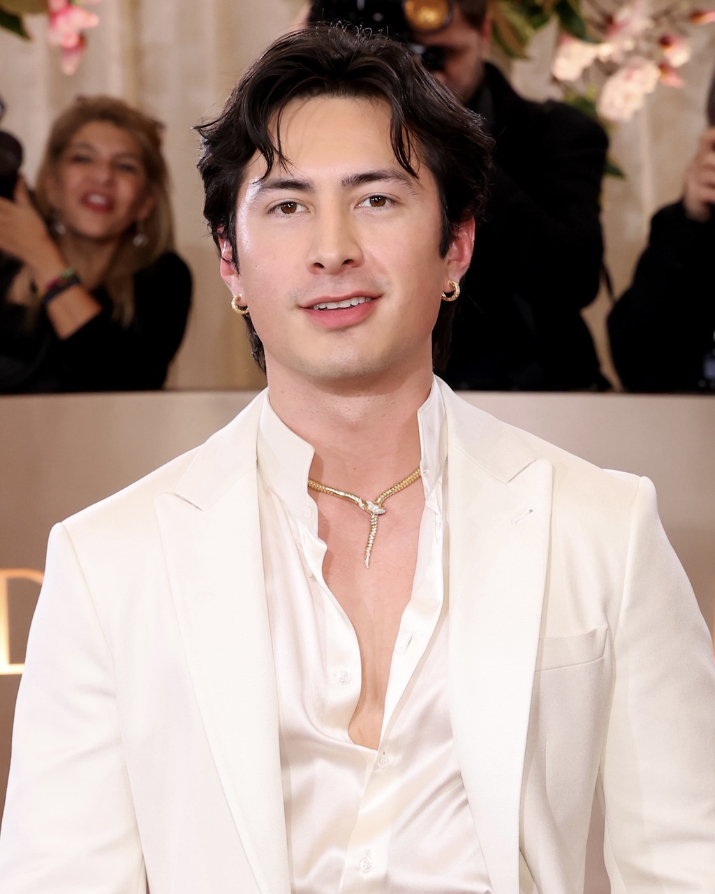 Hudson Williams Wore Bulgari Serpenti Jewelry to the Golden Globes 2026 Heated Rivalry 