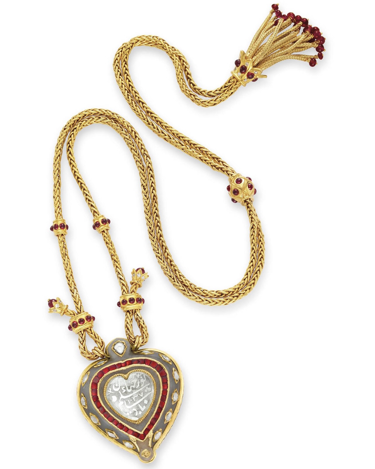 Margot Robbie Wore Elizabeth Taylor's Taj Mahal Diamond pendant necklace to the Wuthering Heights premiere