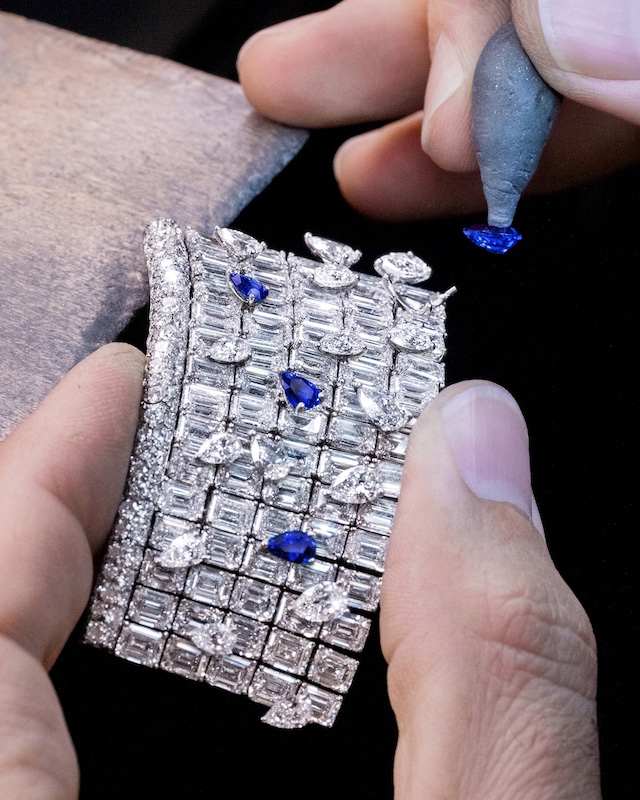 Craftsman making Graff diamond bracelet 