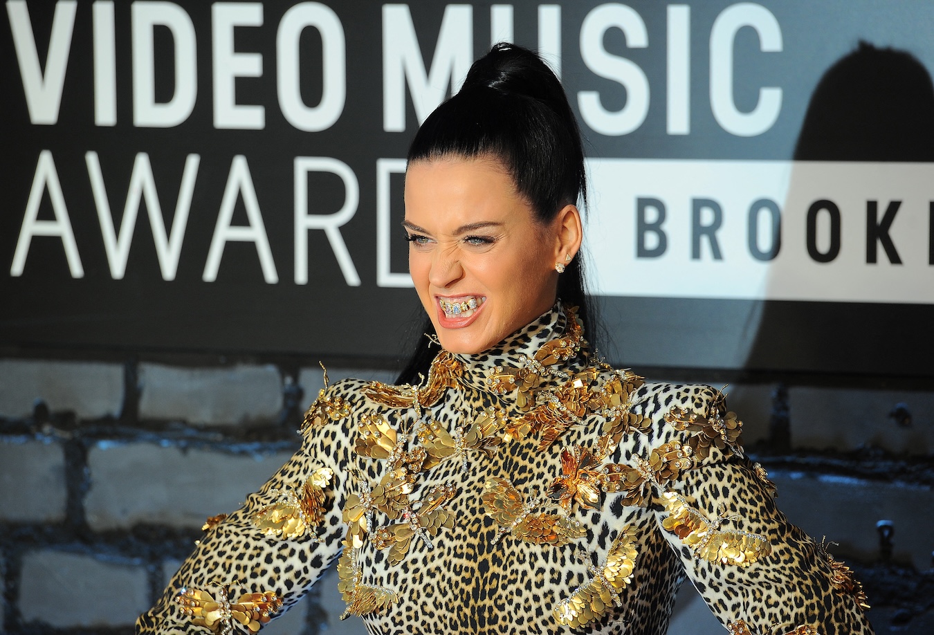 Katy Perry Roars in Diamond Grillz at the 2013 MTV Video Music Awards
