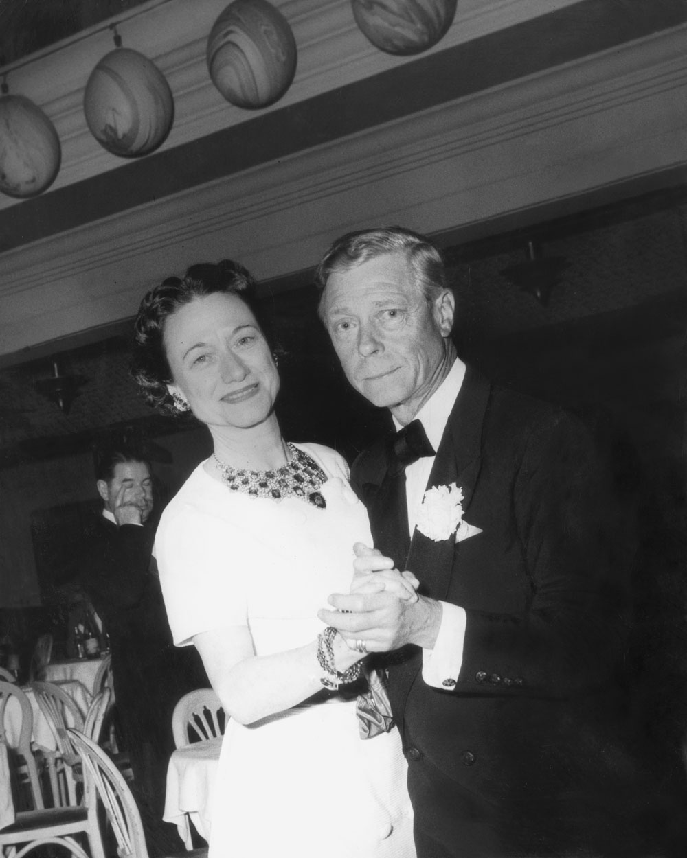 The Duke and Wallis Simpson, Duchess of Windsor dancing at the Patio Club in Palm Beach, wearing her Cartier Amethyst Bib Necklace, 1947